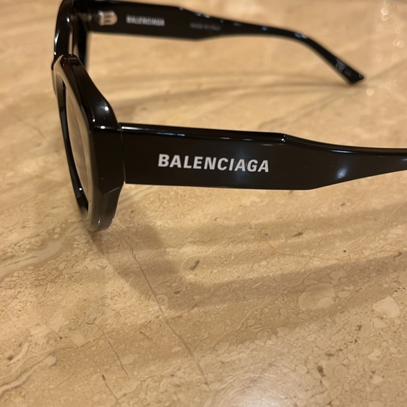 BRAND NEW BALENCIAGA BLACK CAT EYE SUNGLASSES! PERFECT MINT CONDITION! GORGEOUS! - Picture 12 of 12